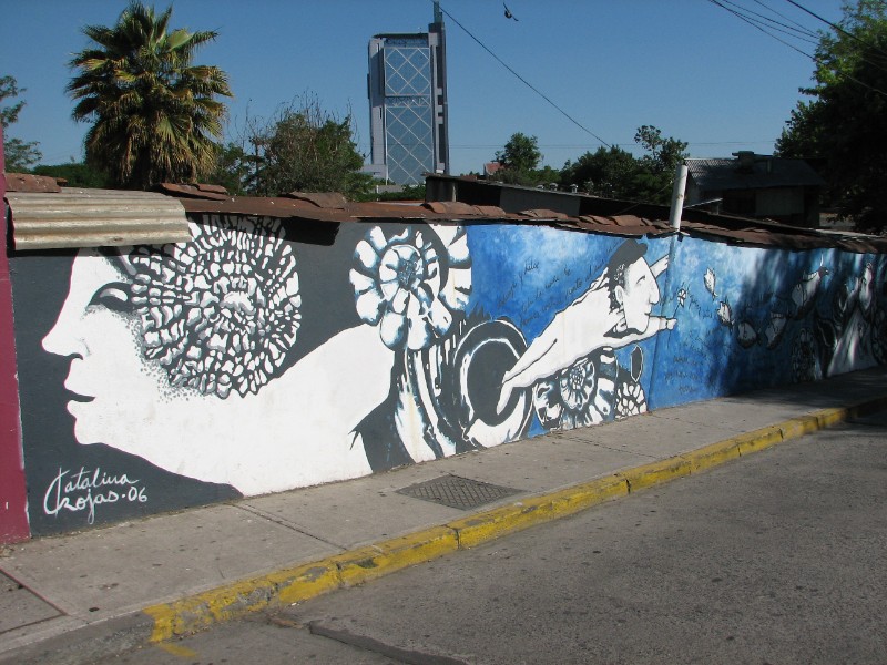 IMG_5701.jpg - Mural outside La Chascona