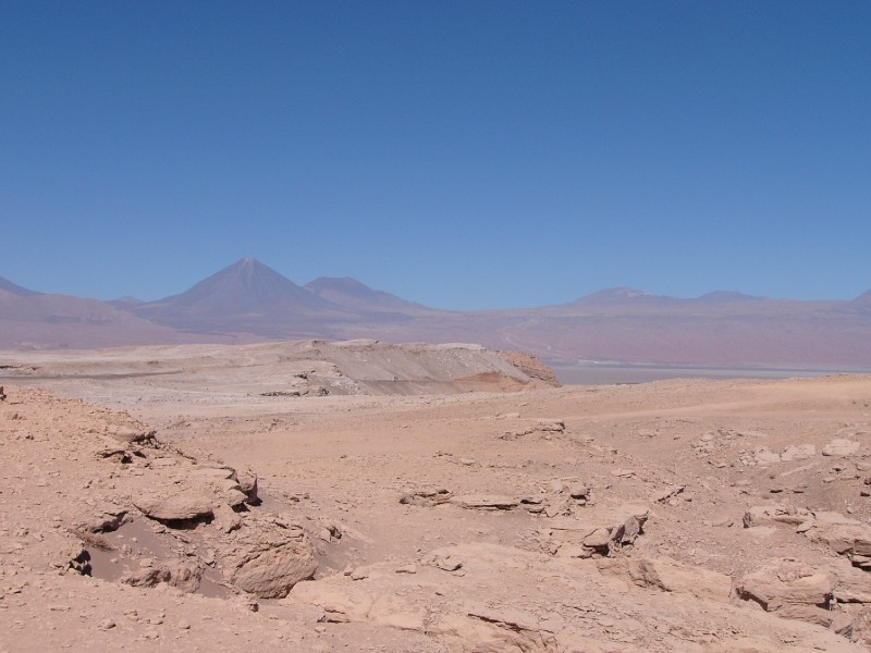 P1080172.JPG - Volcan Licancabur at a distance, it remained a constant companion for the next few days.