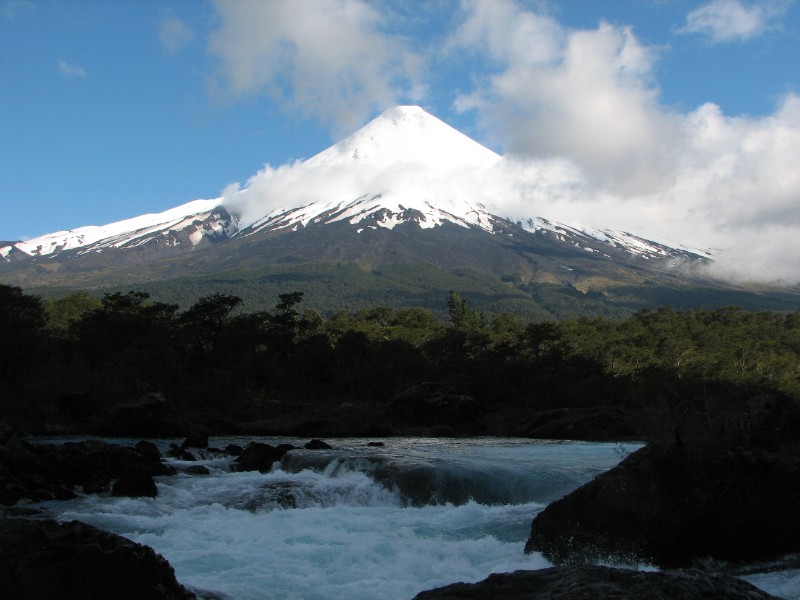 IMG_5845.jpg - Volcan Osorno and Petrohue Falls.