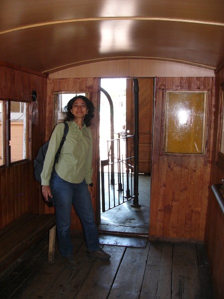 P1090430.JPG - Funicular car, Ascensor Artilleria