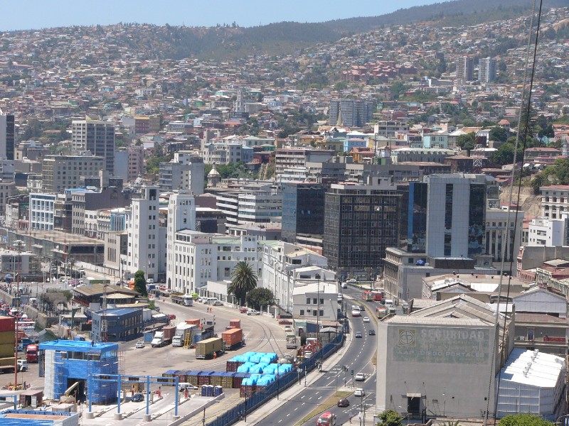 P1090442.JPG - A closer look at the buildings of El Plan from Cerro Artilleria